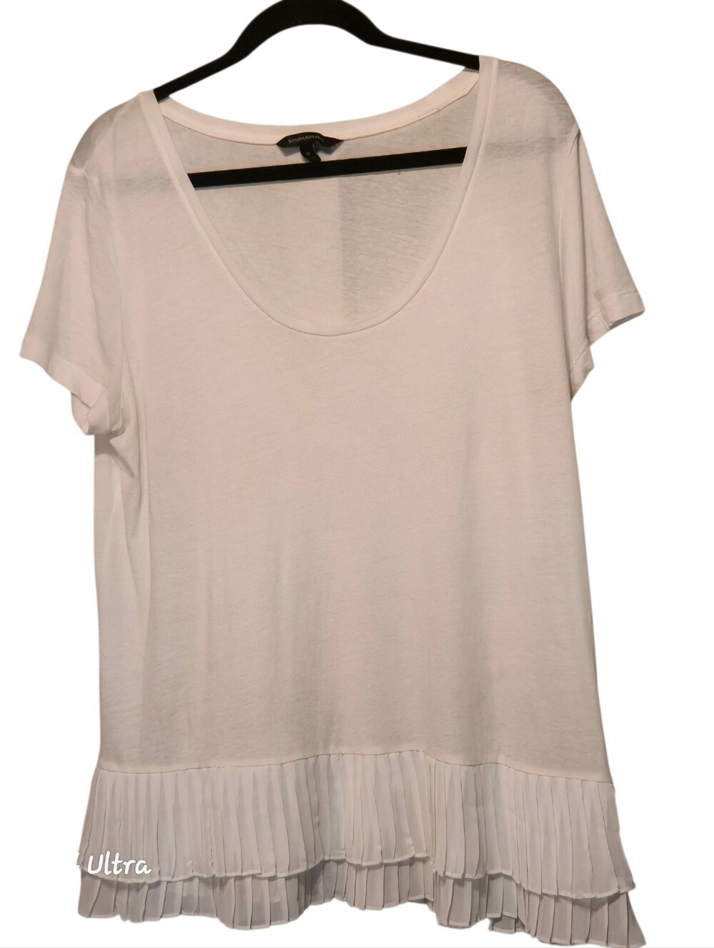 Banana Republic White Short Sleeve Scoop Neck Top with Pleated Hem